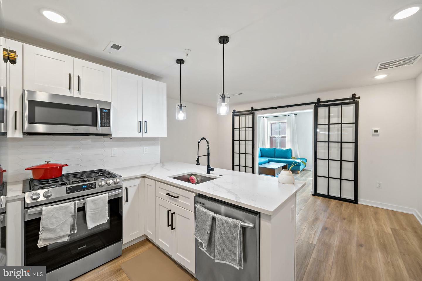1517 Green Street 4  Philadelphia PA 19130 photo