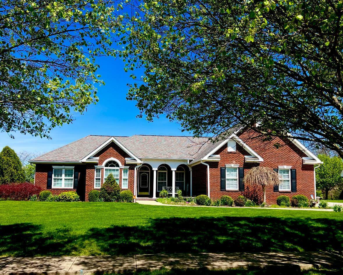 Property Photo: 1566 Eagle Creek S Drive OH 43302