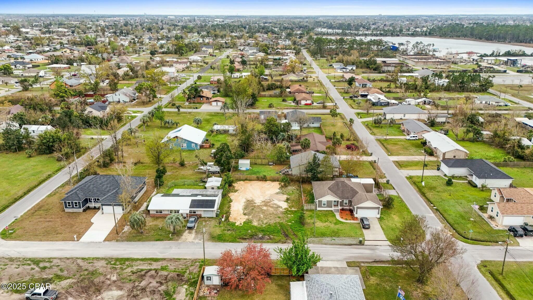 Property Photo: 905 W 3rd Street FL 32444