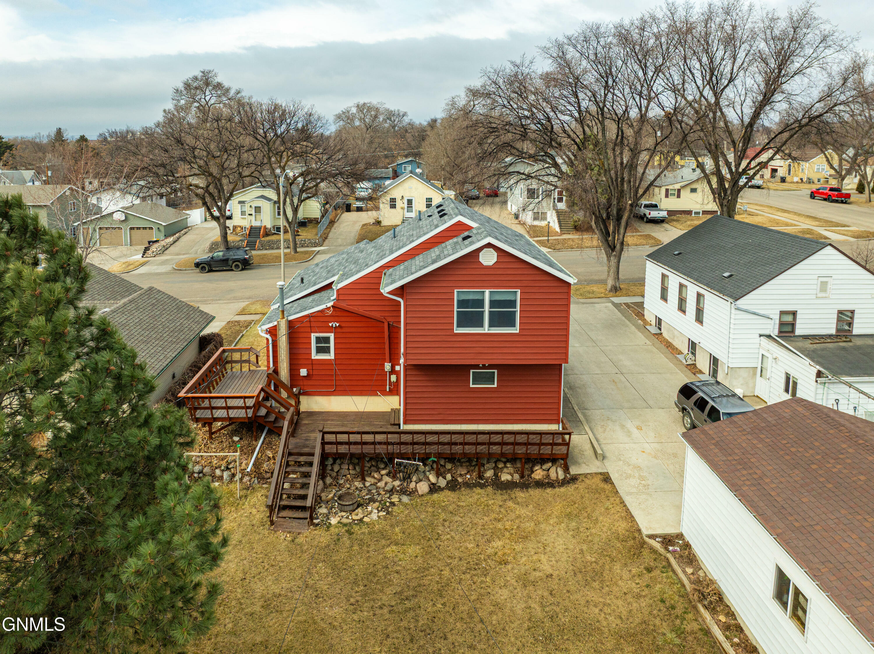 Property Photo:  613 17th Street N  ND 58501 