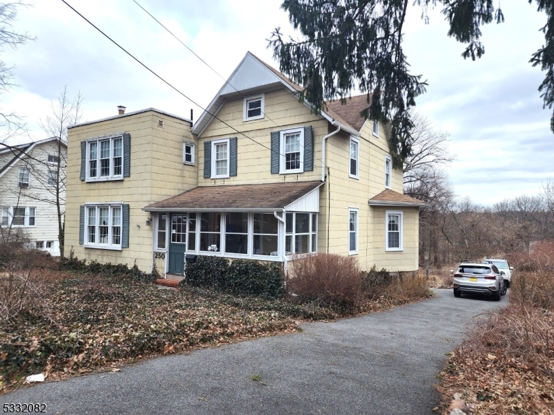 250 Kinderkamack Rd  River Edge Boro NJ 07661 photo
