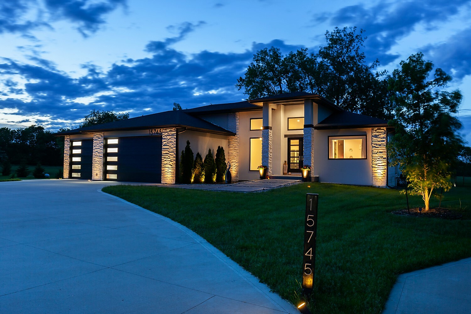 Property Photo: 15745 Meredith Drive IA 50323