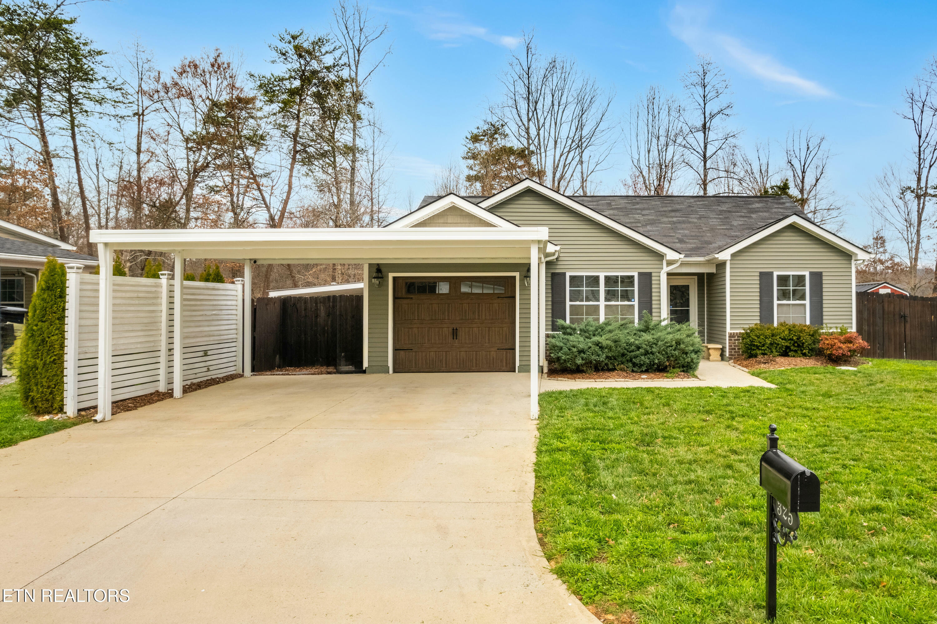 325 Contentment Lane  Knoxville TN 37920 photo