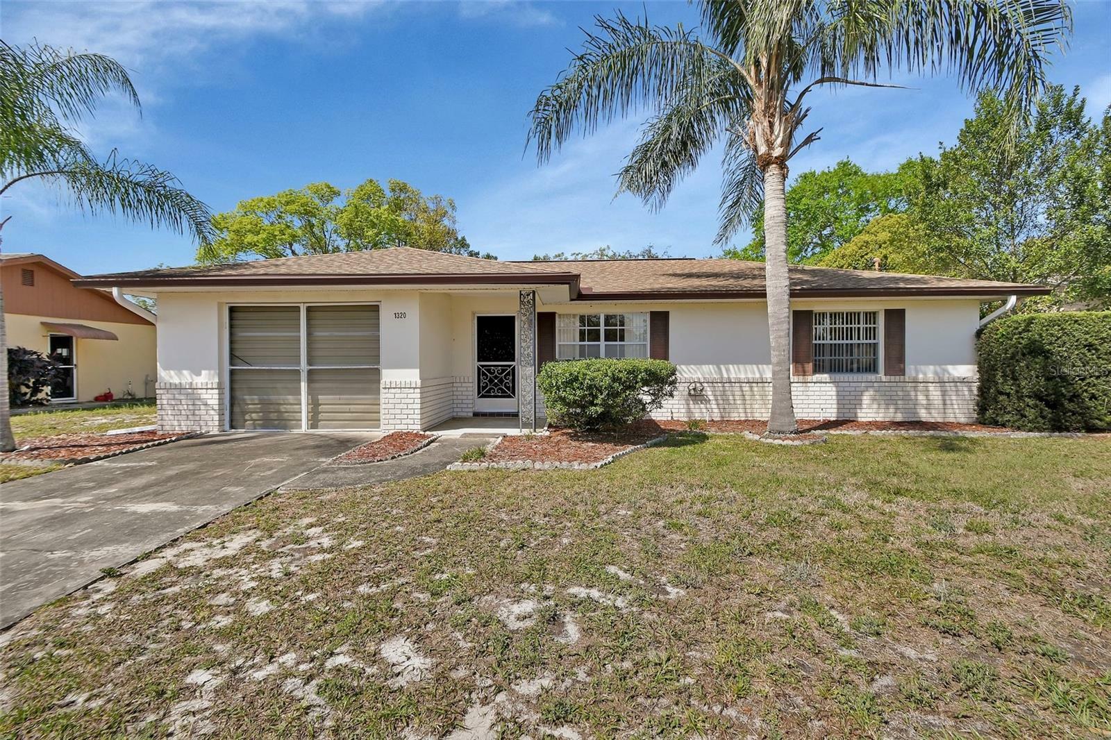 Property Photo:  1320 Bakersfield Avenue  FL 32725 