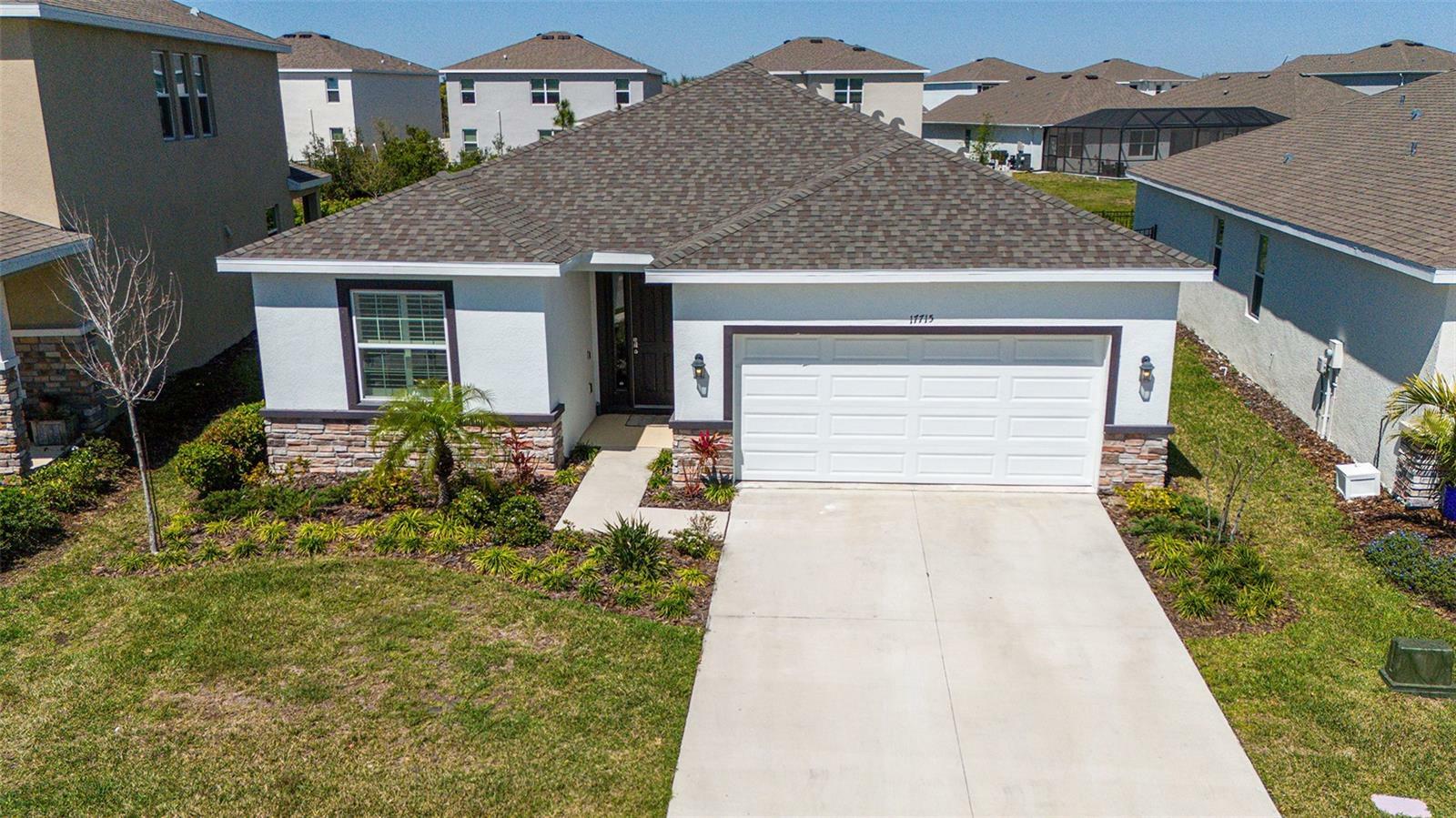 Property Photo: 17715 Cantarina Cove FL 34211