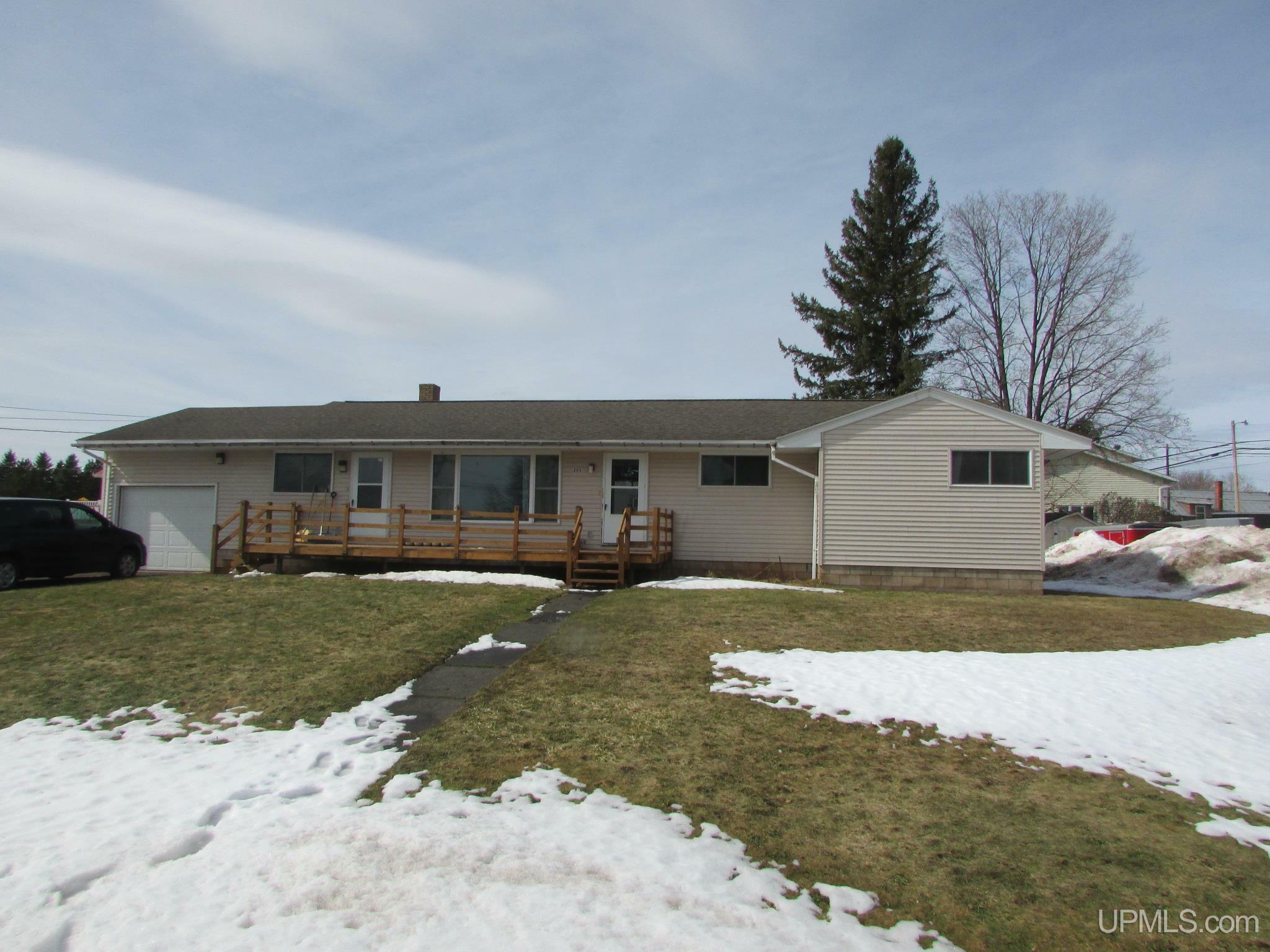 205 Goldsmith Street  Baraga MI 49908 photo