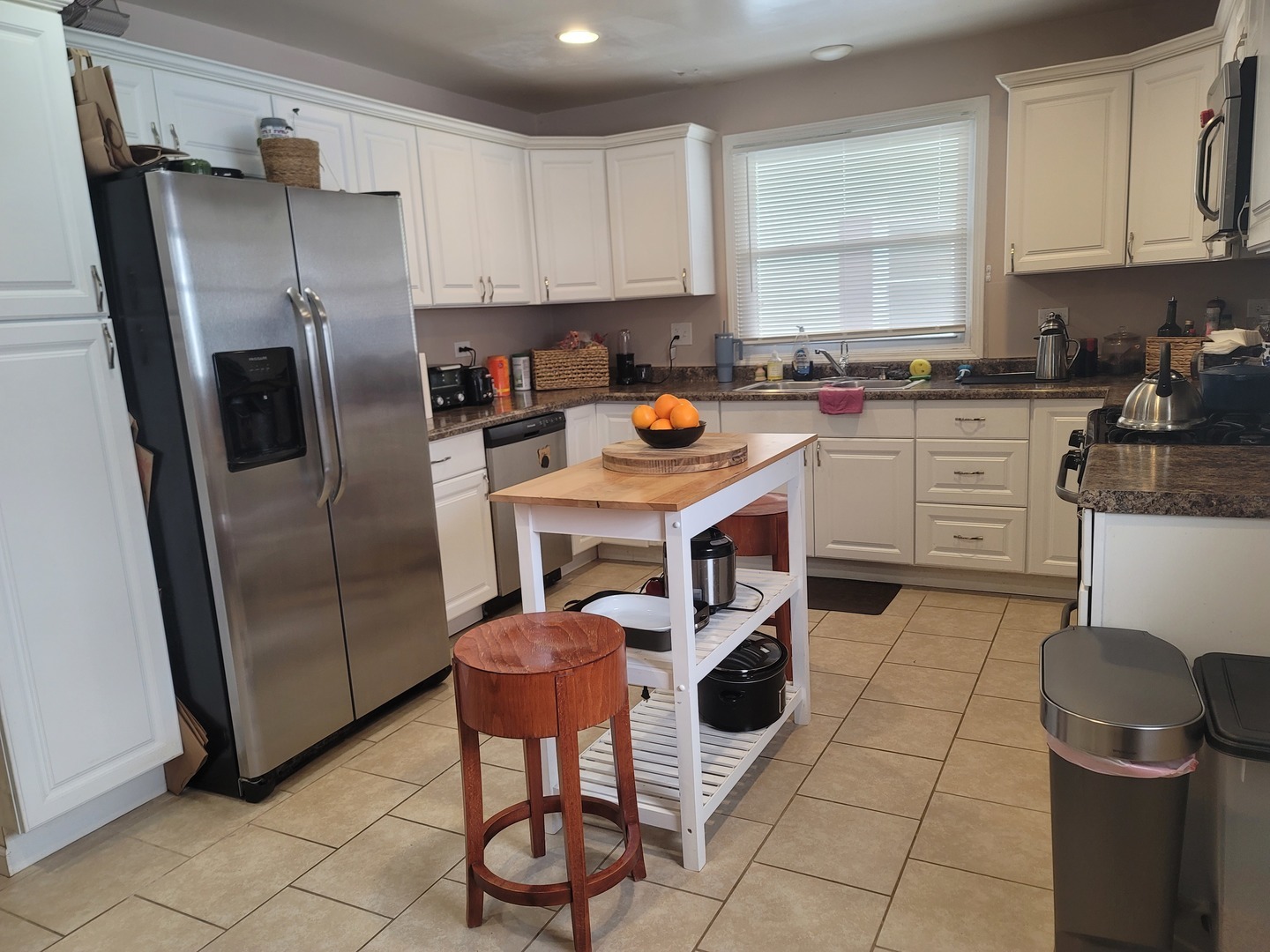 Property Photo: 1818 S 4th Place IL 60174