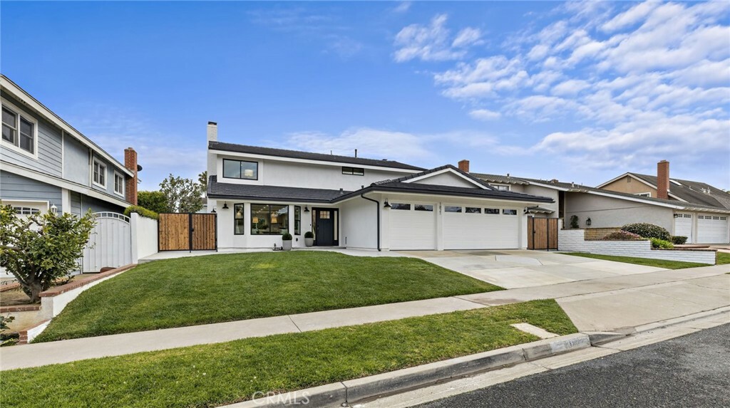 Property Photo: 1821 Oriole Drive CA 92626