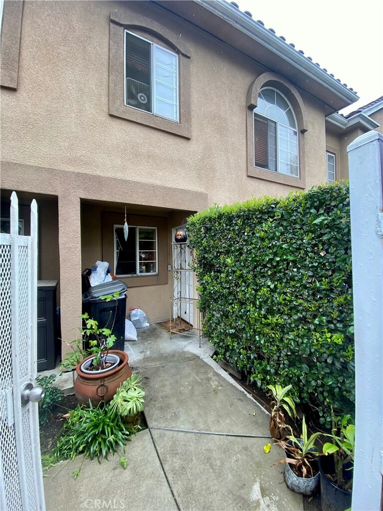 Property Photo: 15044 Nordhoff Street 8 CA 91343