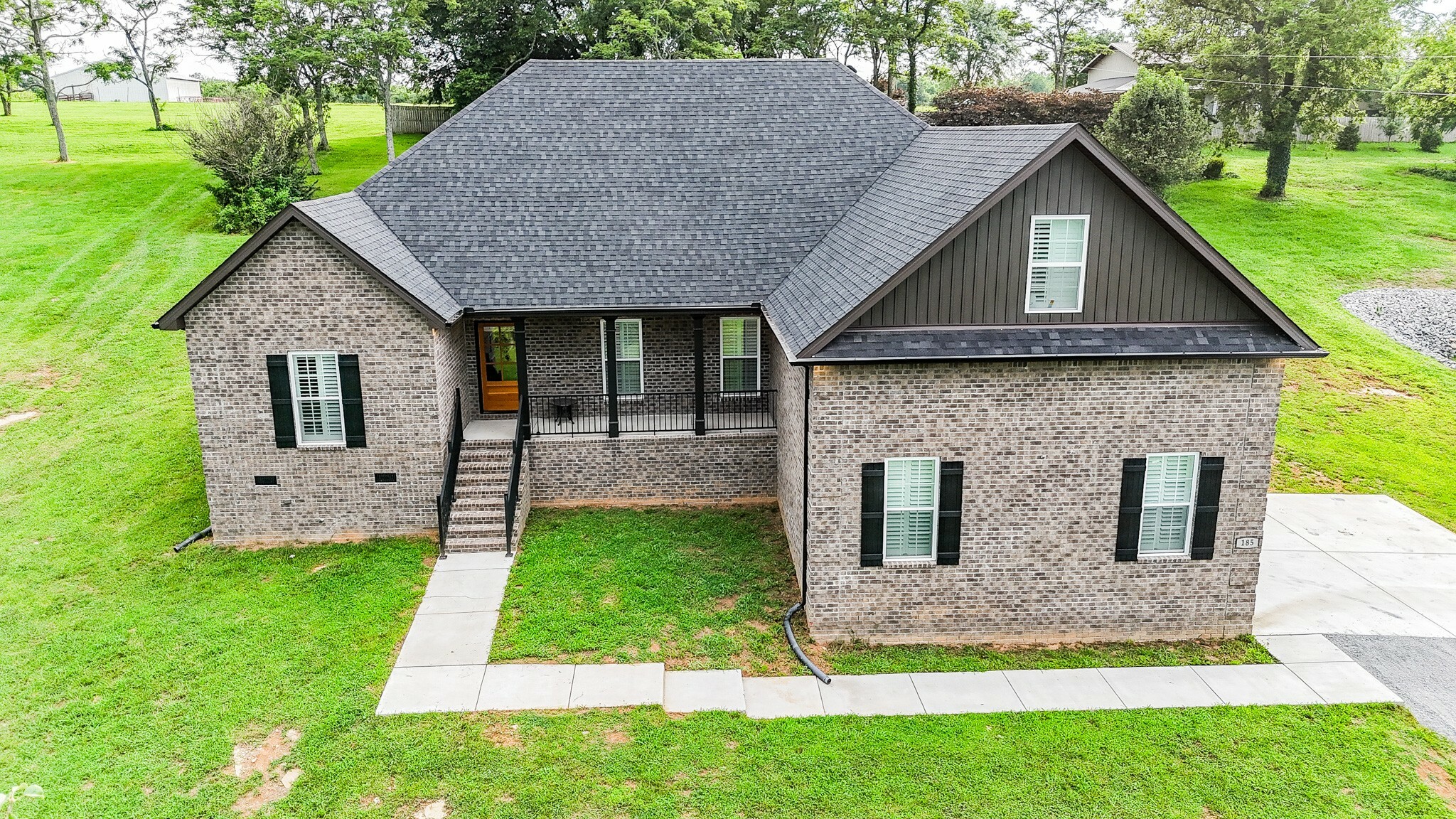Property Photo: 185 Mullins Mill Rd TN 37160