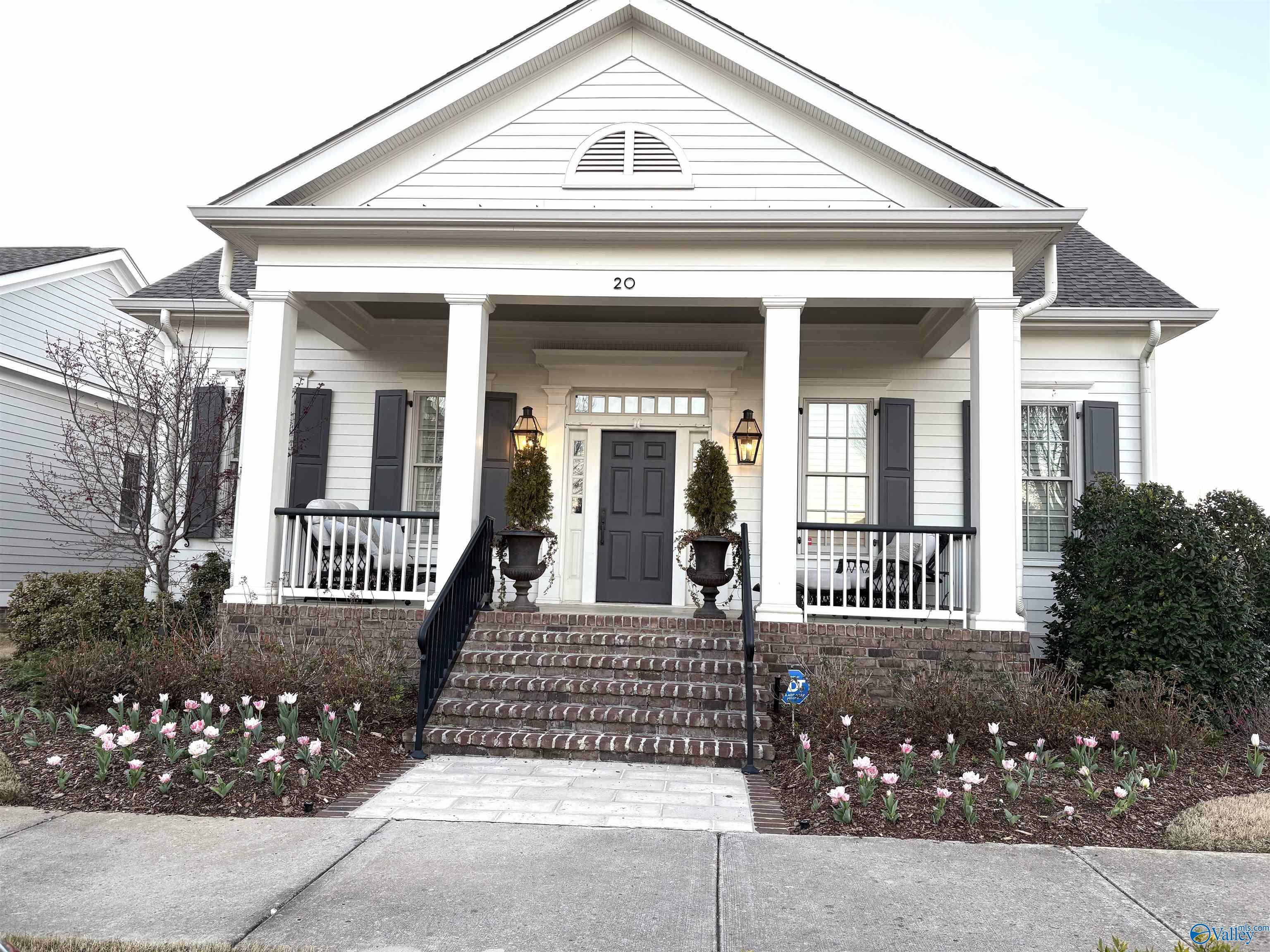 Property Photo: 20 Lendon Main Street SE AL 35802