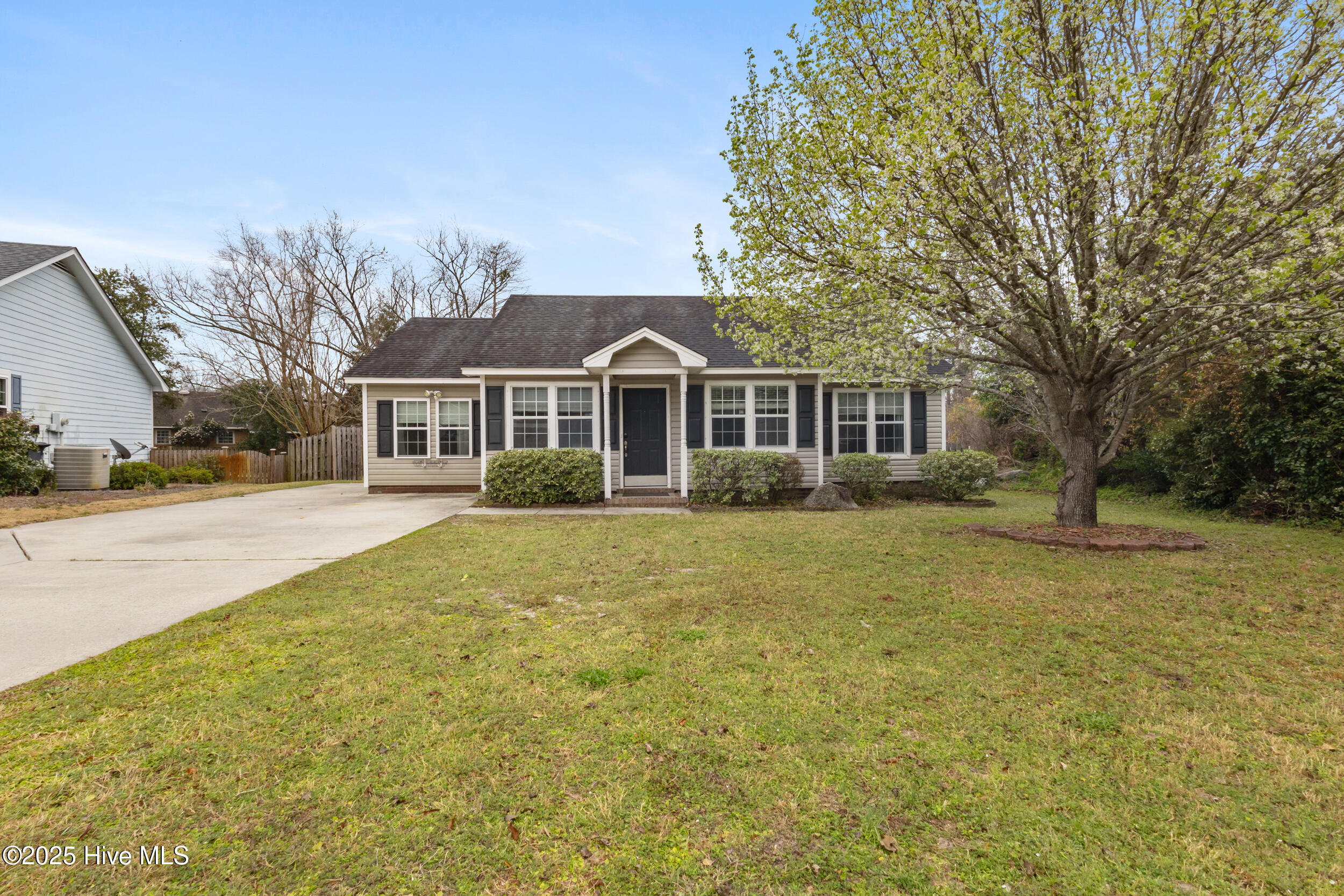 Property Photo: 4600 Weybridge Lane NC 28409
