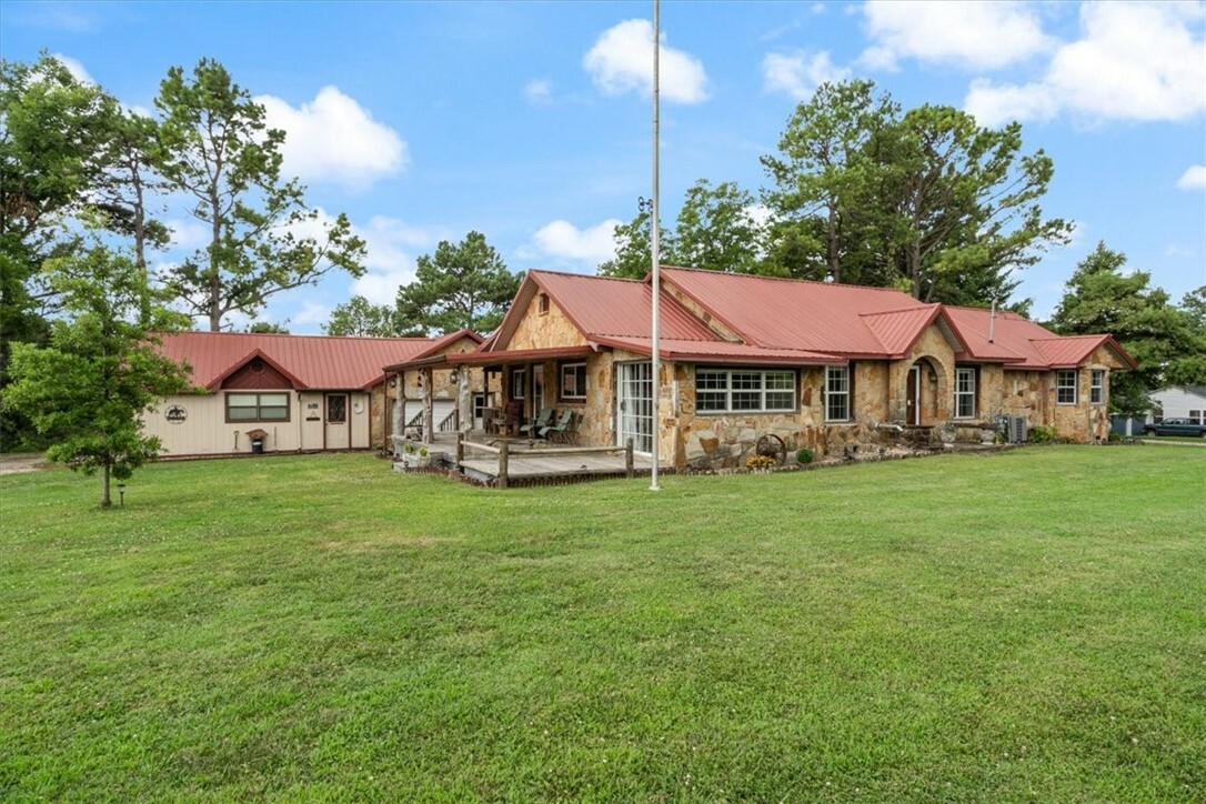 Property Photo: 493 E Lowell Avenue AR 72718
