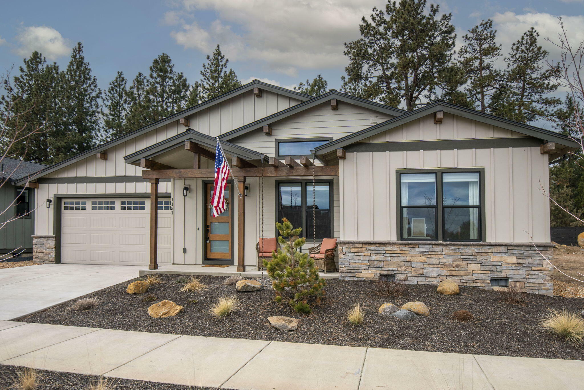 Property Photo: 1151 N Jantzen Court OR 97759
