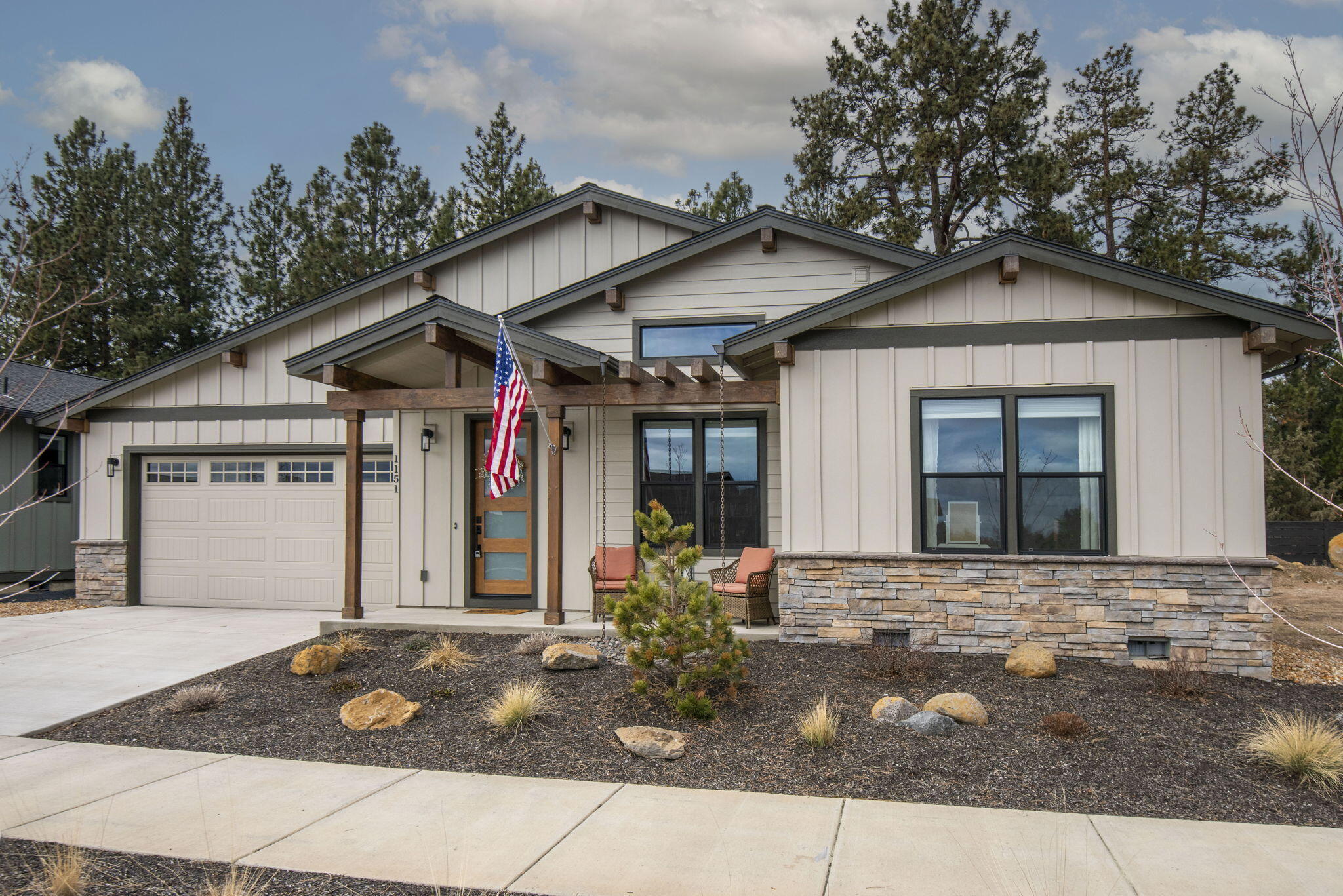 Property Photo: 1151 N Jantzen Court OR 97759