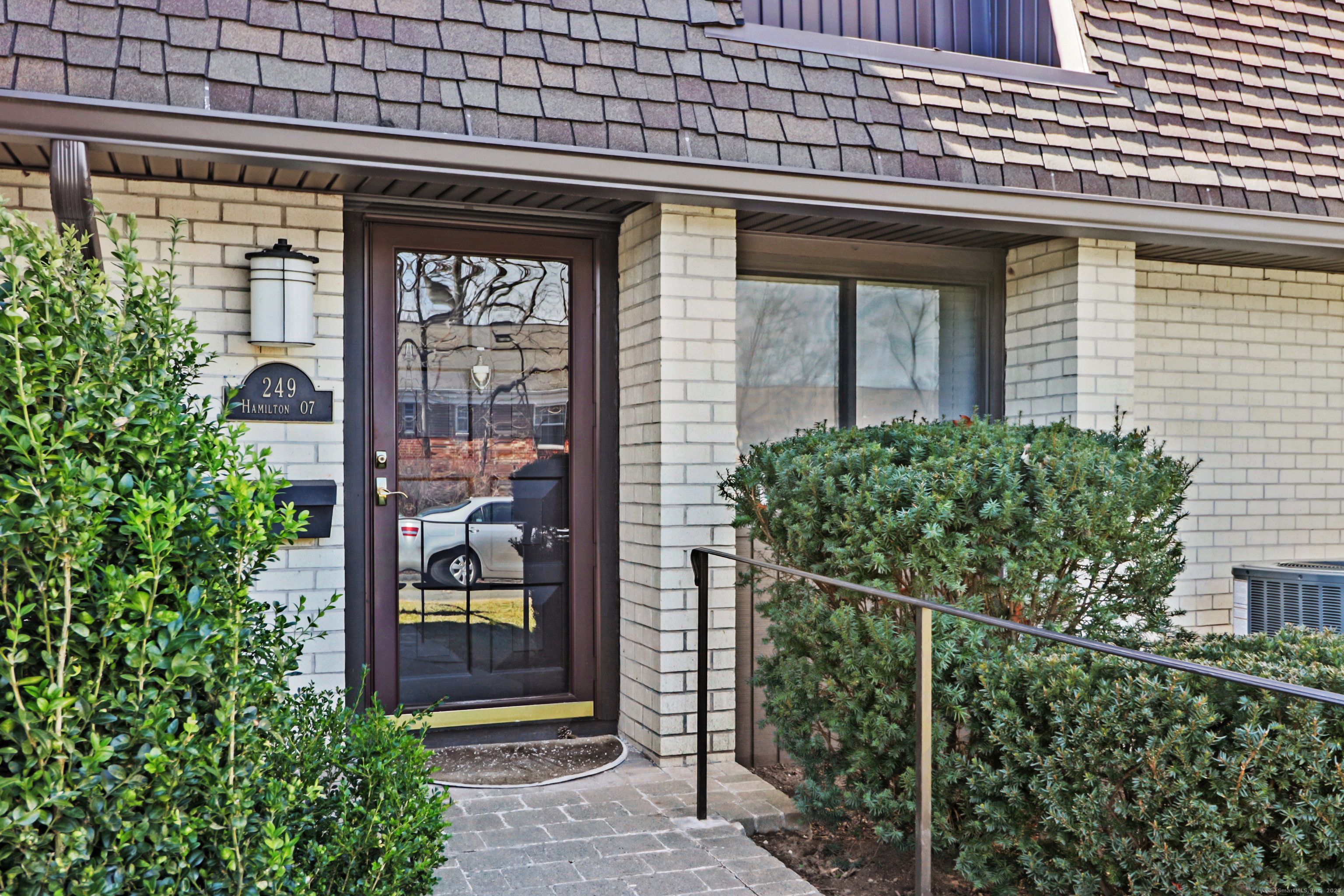 Property Photo: 249 Hamilton Avenue 7 CT 06902