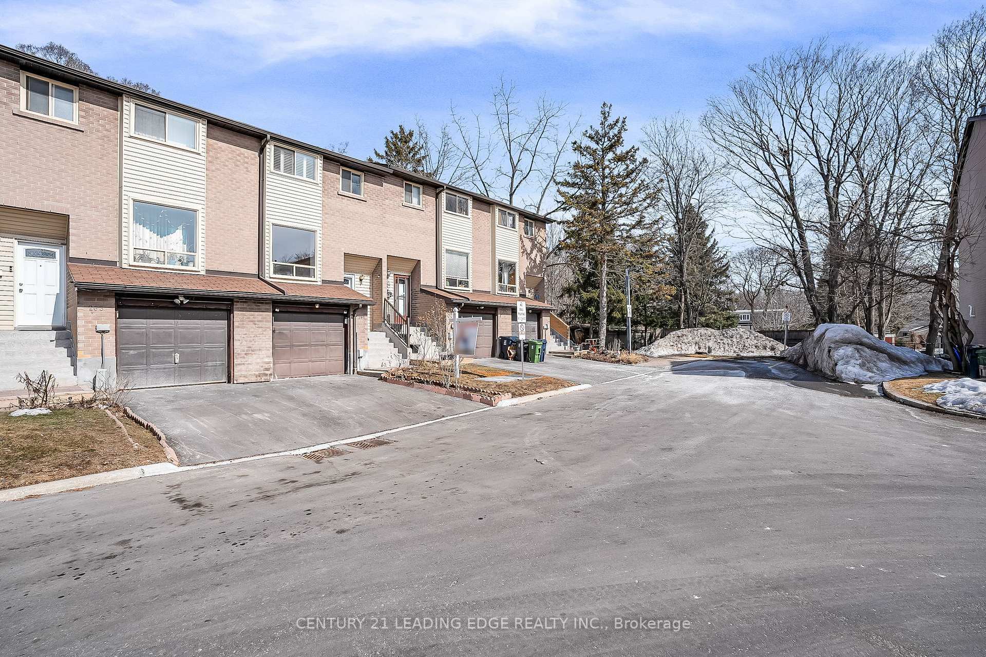 Photo de la propriété: 55 Collinsgrove Road 261 ON M1E 4Z2