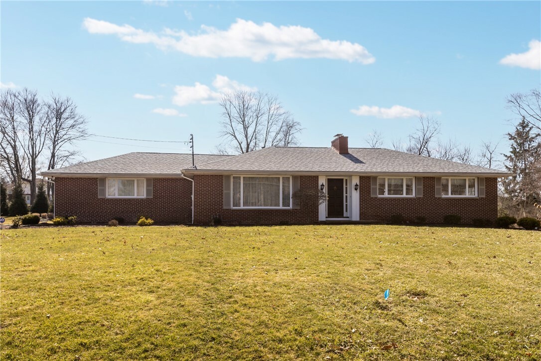 Property Photo:  107 Rutgers Dr  PA 16105 