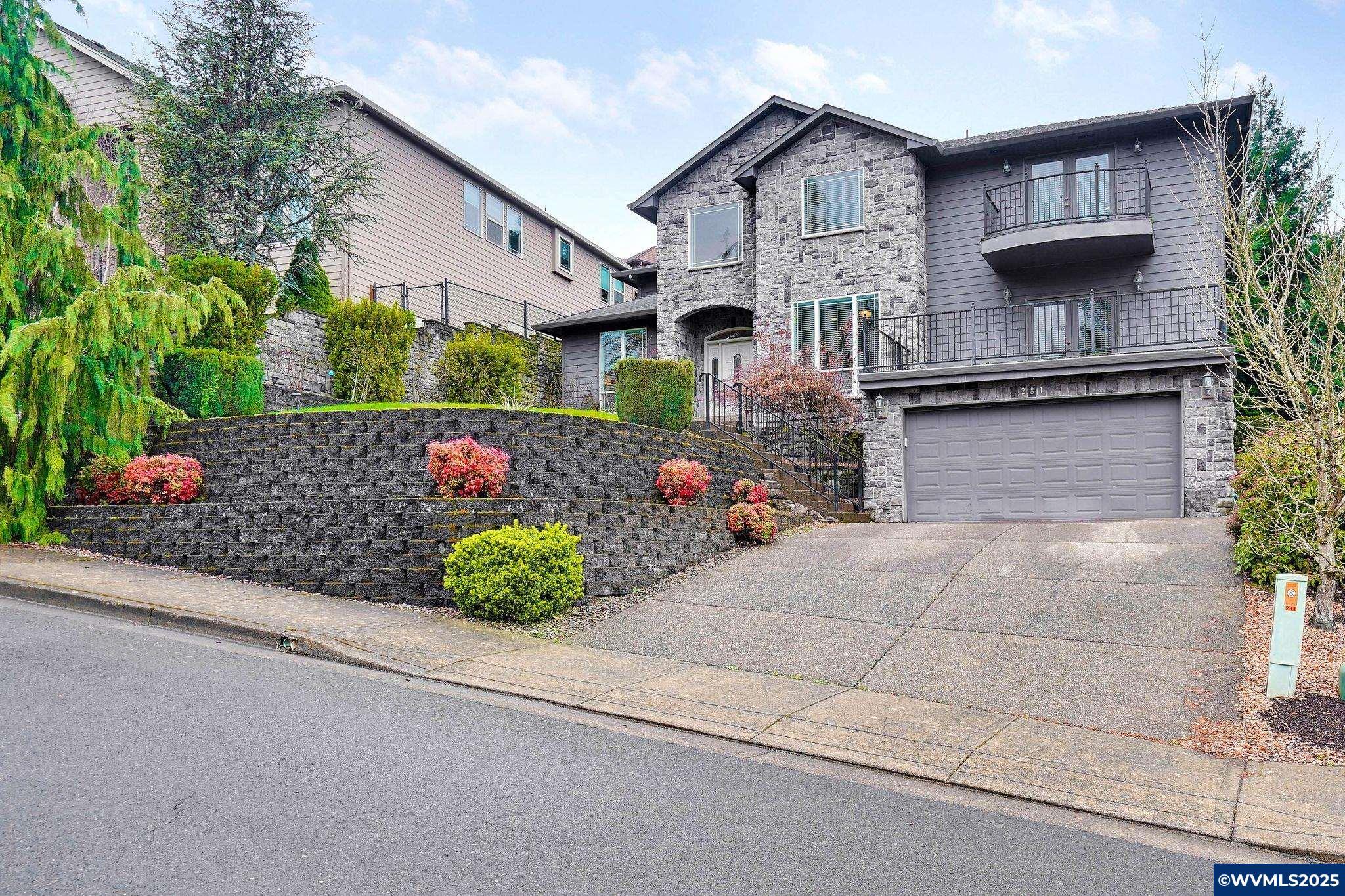 Property Photo: 281 Muirfield Av SE OR 97306