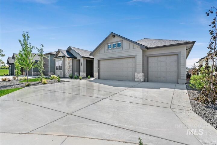 Property Photo:  1861 Willowick Ave  ID 83616 