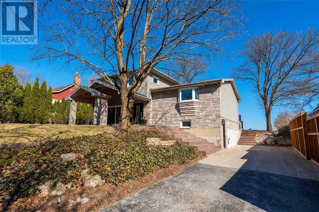 Photo de la propriété: 1757 Murphy Road ON N7S 2Z7