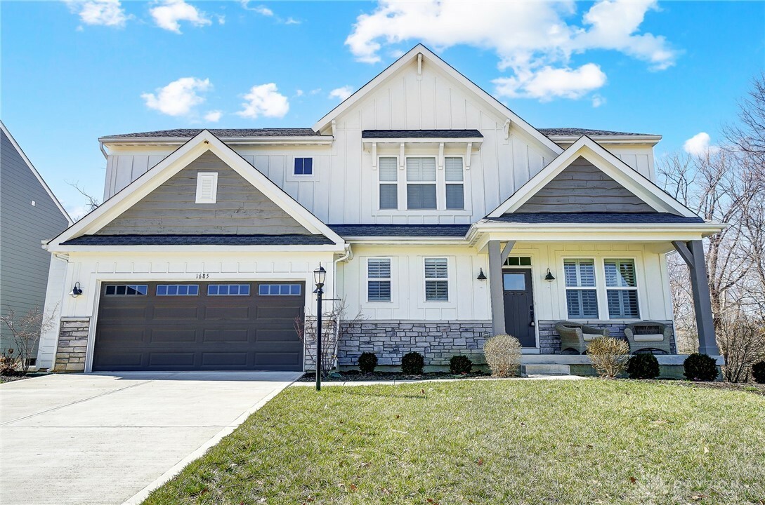 Property Photo:  1685 Ardennes Oak Drive  OH 45305 