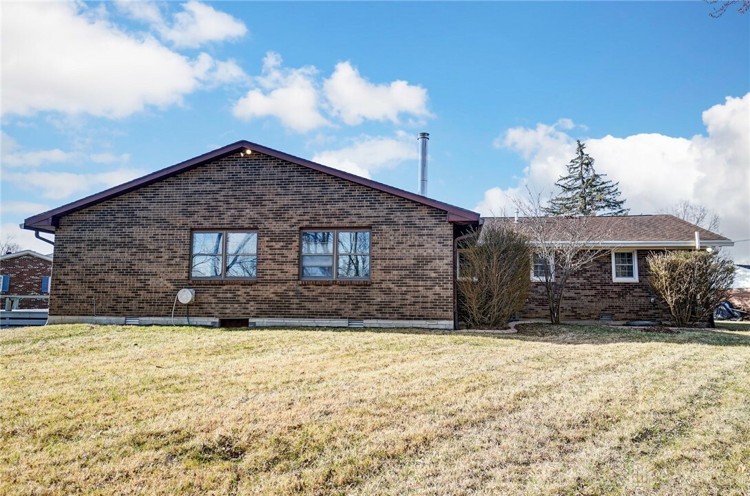 Property Photo: 2575 Rosewood Drive OH 45373