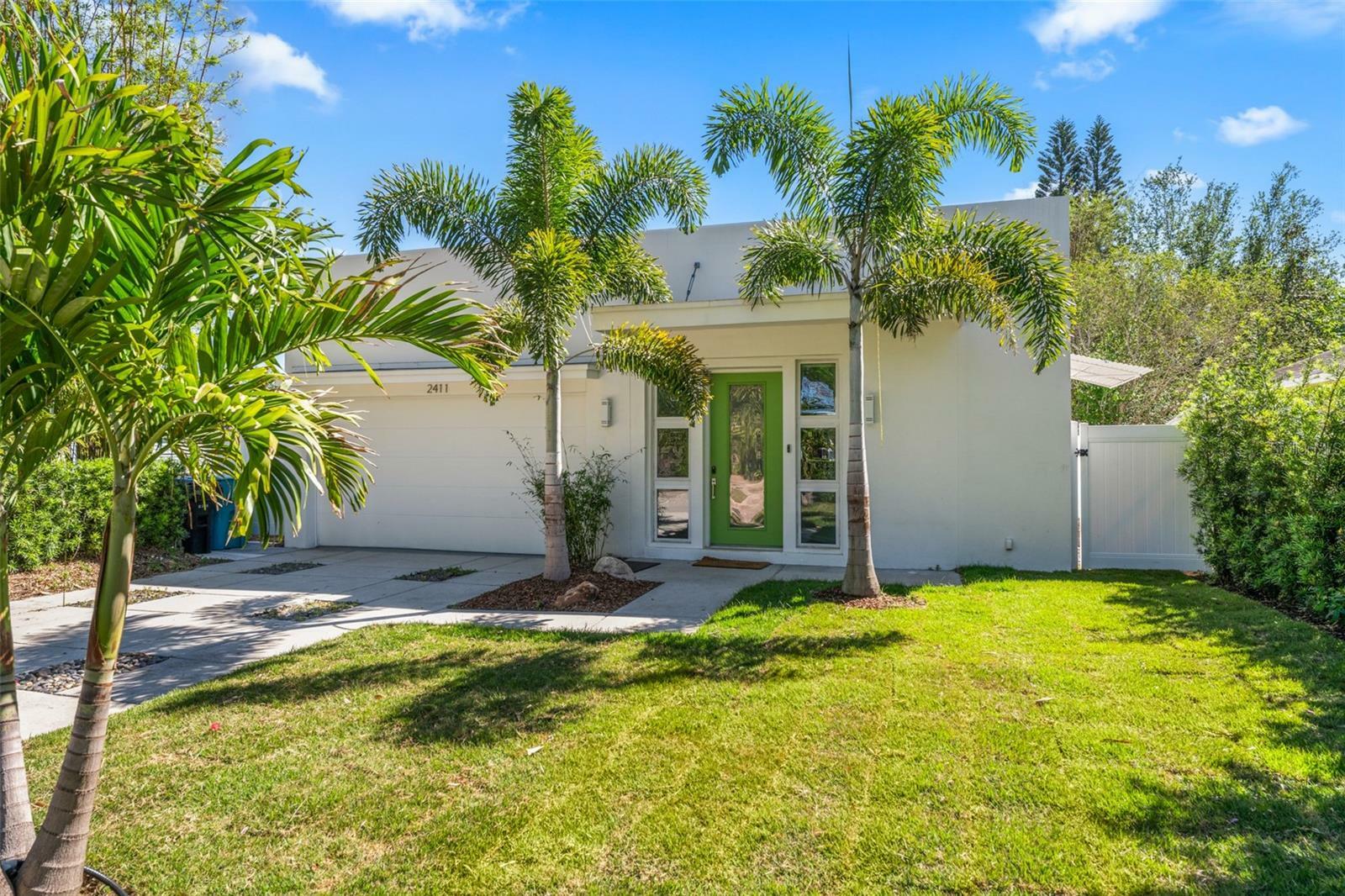 Property Photo: 2411 Center Avenue FL 32806