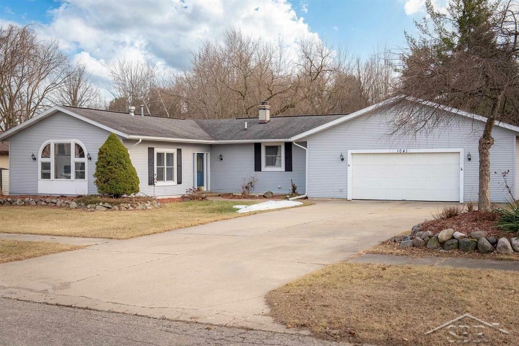 Property Photo: 1041 Chatterton Street MI 48624