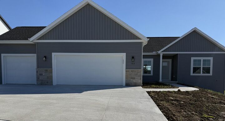 103 Chestnut Ct  Theresa WI 53091 photo