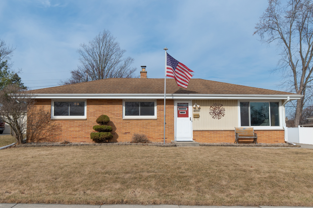 W149n8275 Norman Dr  Menomonee Falls WI 53051 photo