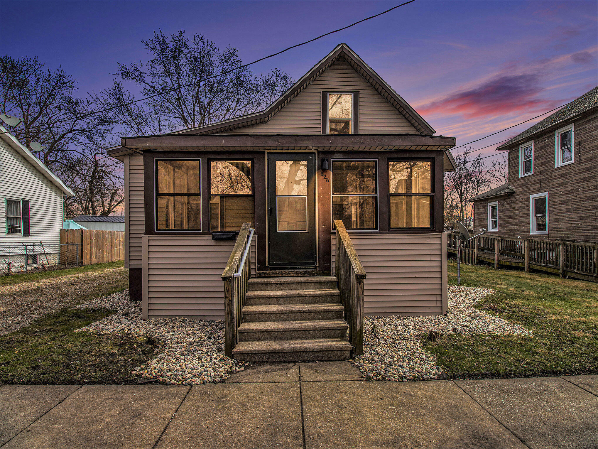 Property Photo: 1628 N Edwards Street MI 49007