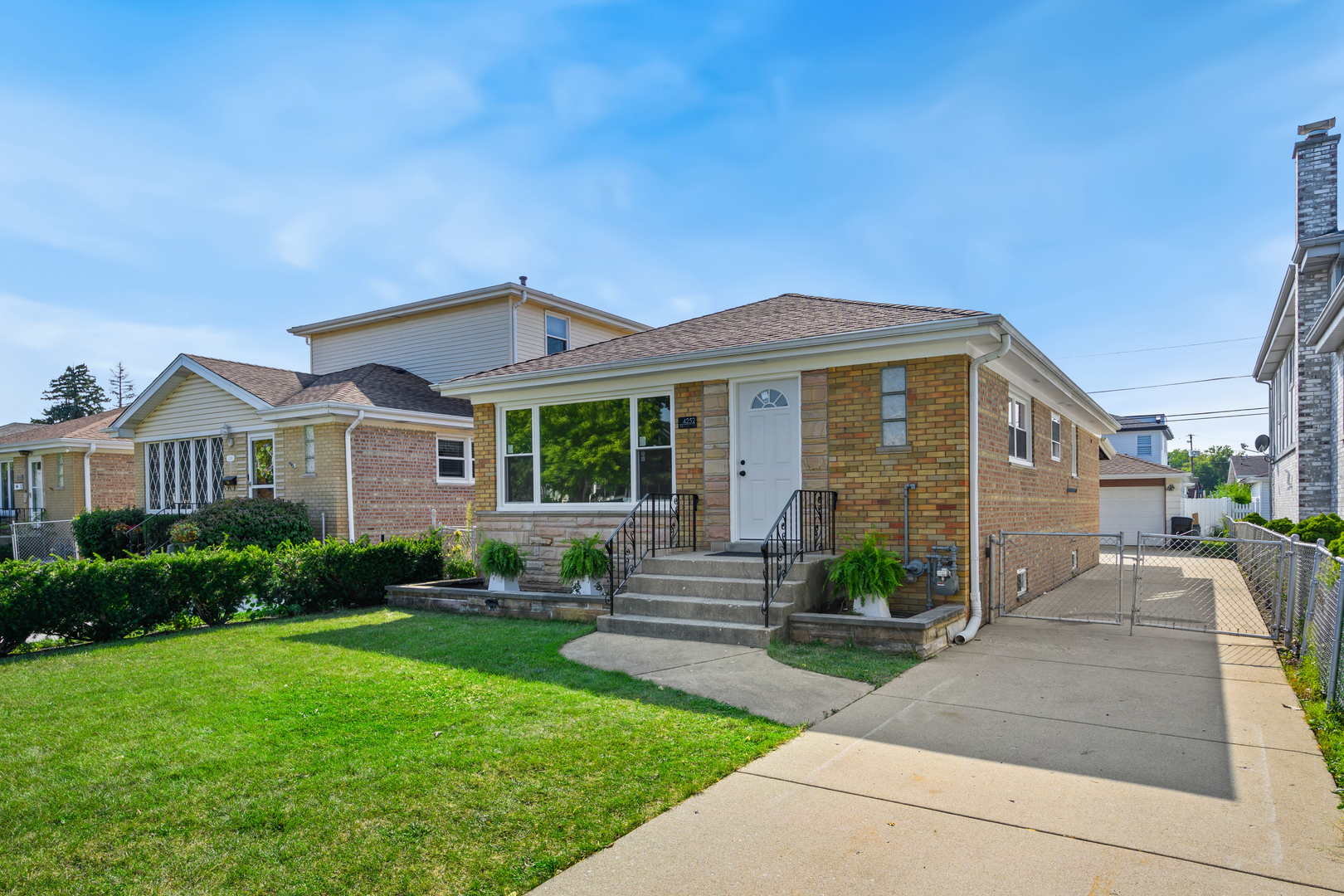 Property Photo: 4252 Newland Avenue IL 60706