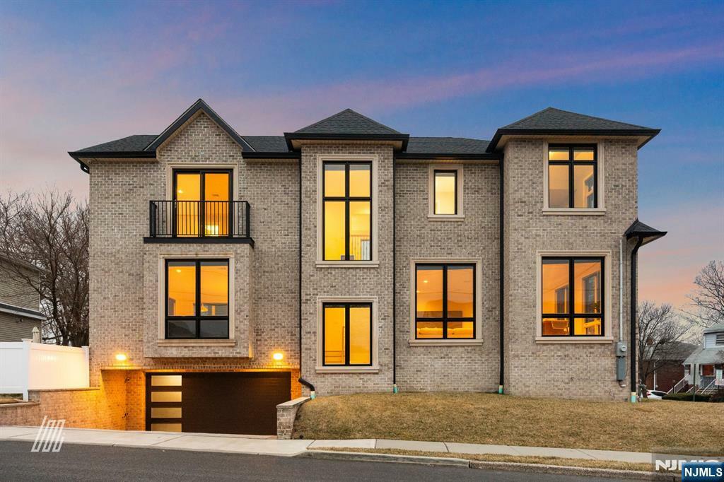 520 Deerwood Road  Fort Lee NJ 07024 photo