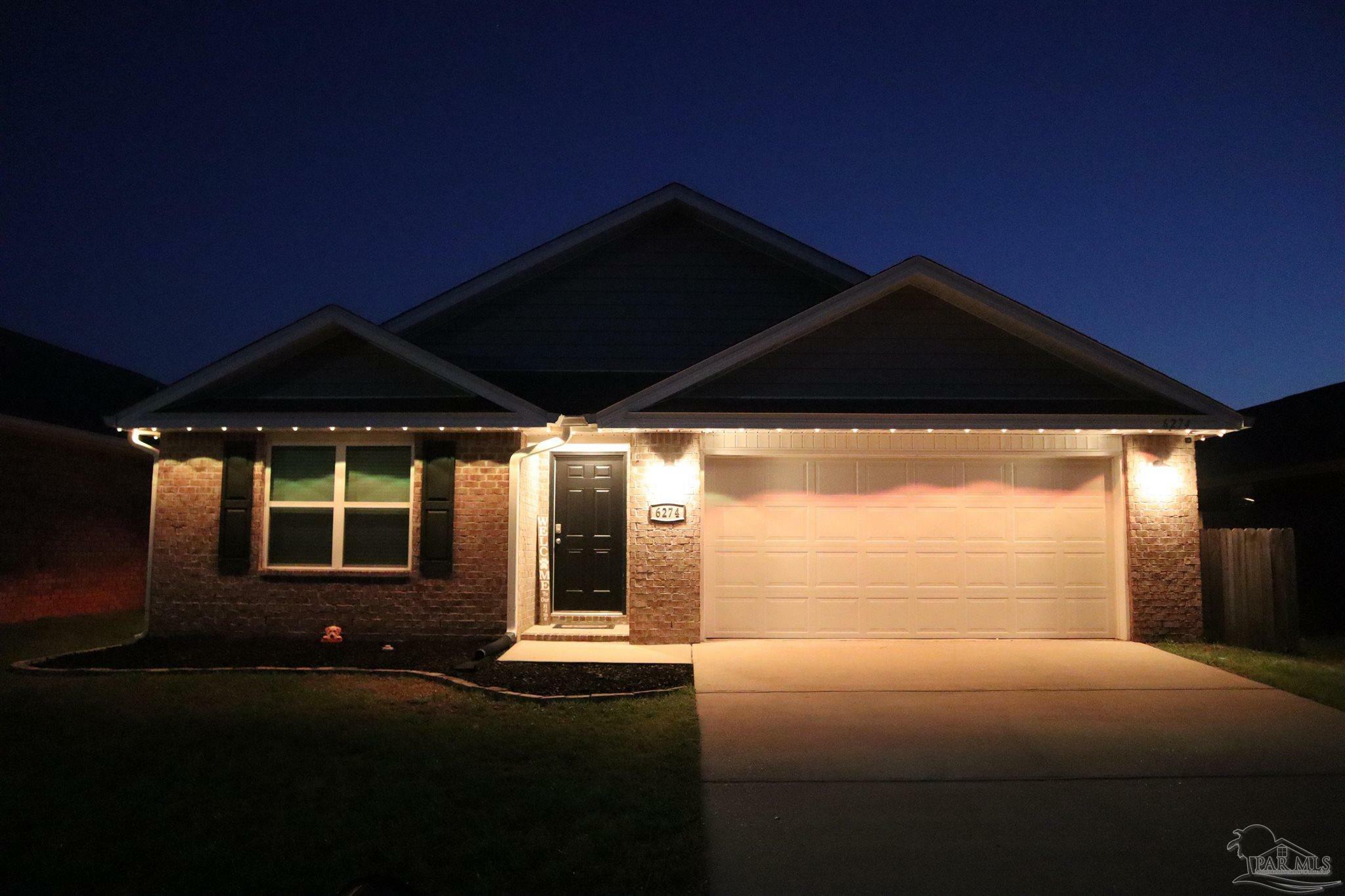 Property Photo: 6274 Churchill Cir FL 32583