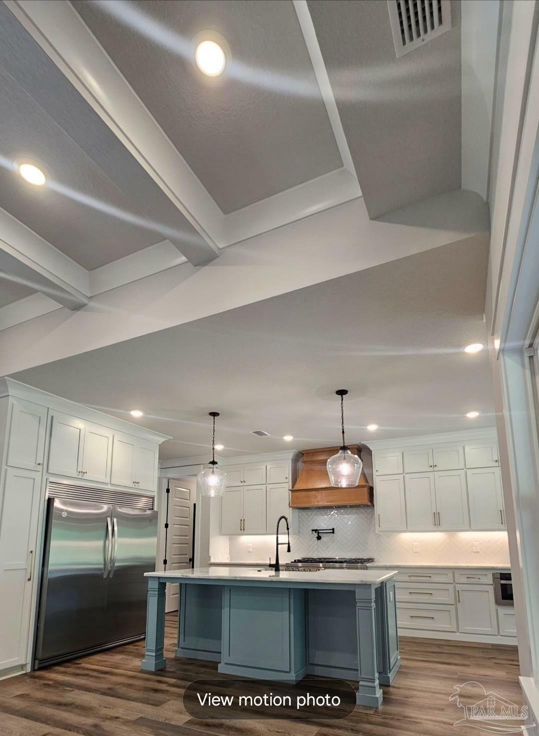 Property Photo: 5221 Hamilton Ln FL 32571