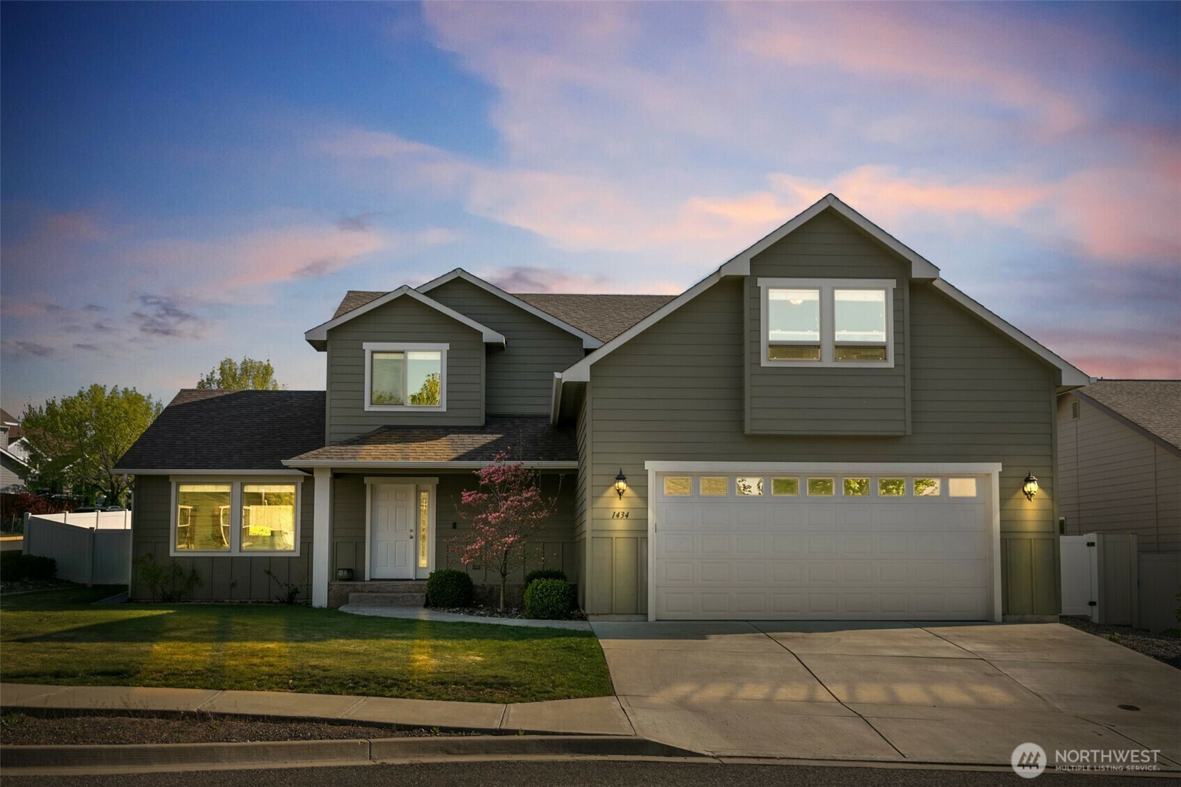 Property Photo: 1434 Copper Loop WA 98802