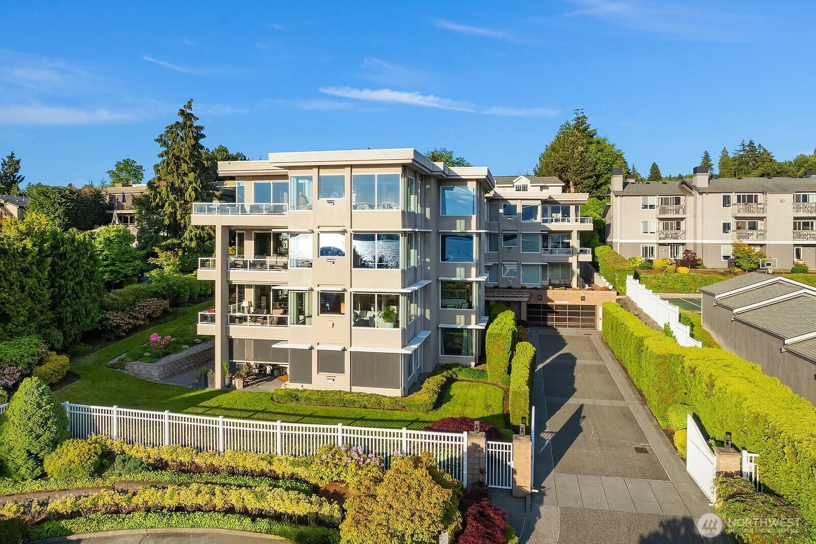 Property Photo: 6424 Lake Washington Boulevard NE 23 WA 98033