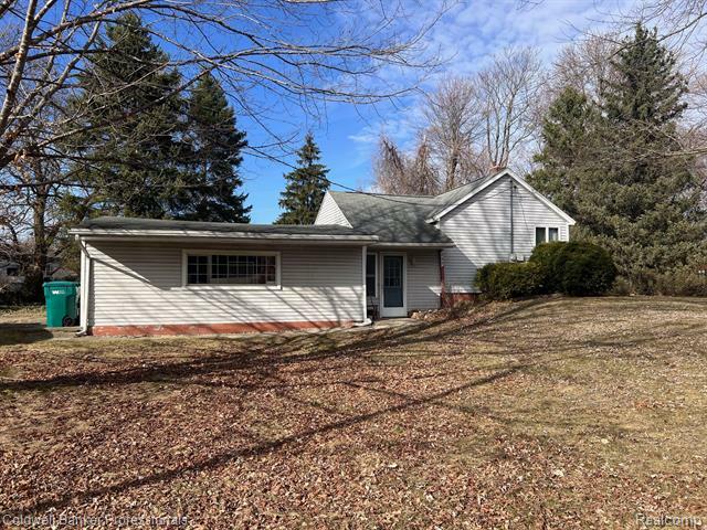 Property Photo: 200 Rolfe Street W MI 48872