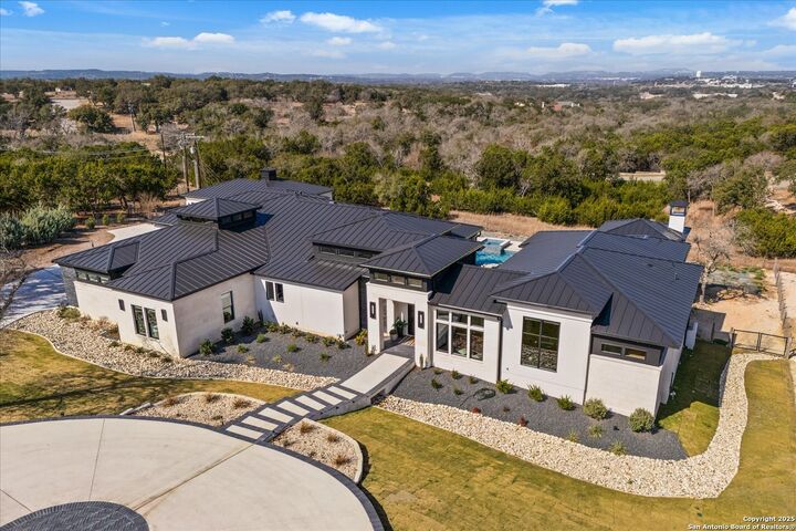 Property Photo:  122 Peach Springs  TX 78006 