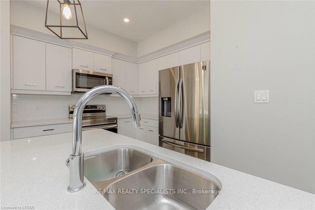 Property Photo: 601 Lions Park Drive S 15 ON N0L 1W0