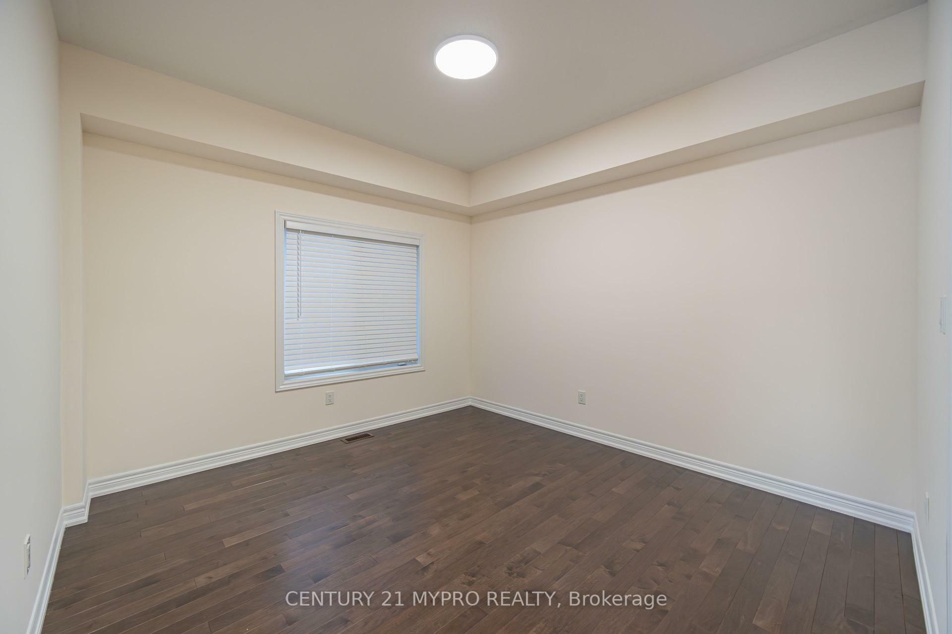Property Photo: 33 Pietrowski Drive ON L4P 0J7