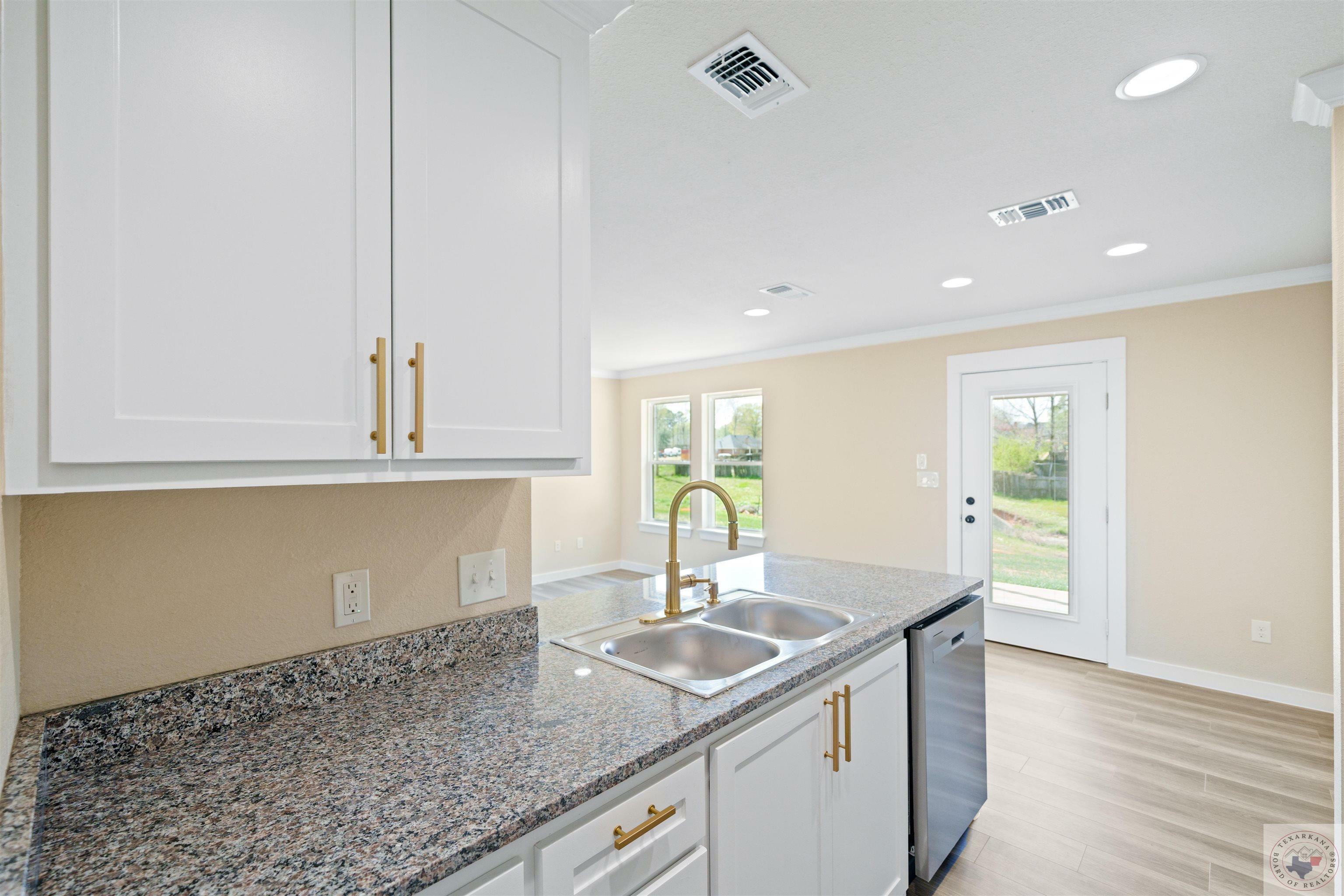 Property Photo: 112 Village Place TX 75501
