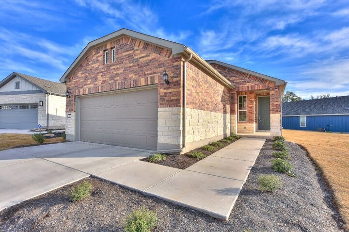 Property Photo: 706 Livewater Cove TX 78633