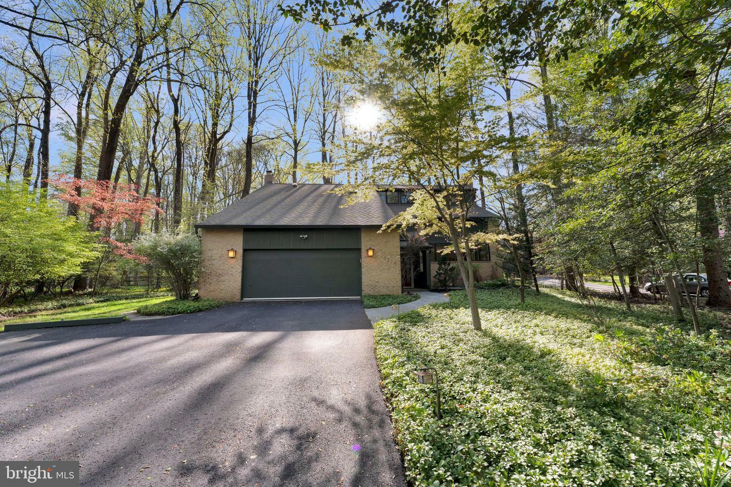 Property Photo: 3214 Foxvale Drive VA 22124
