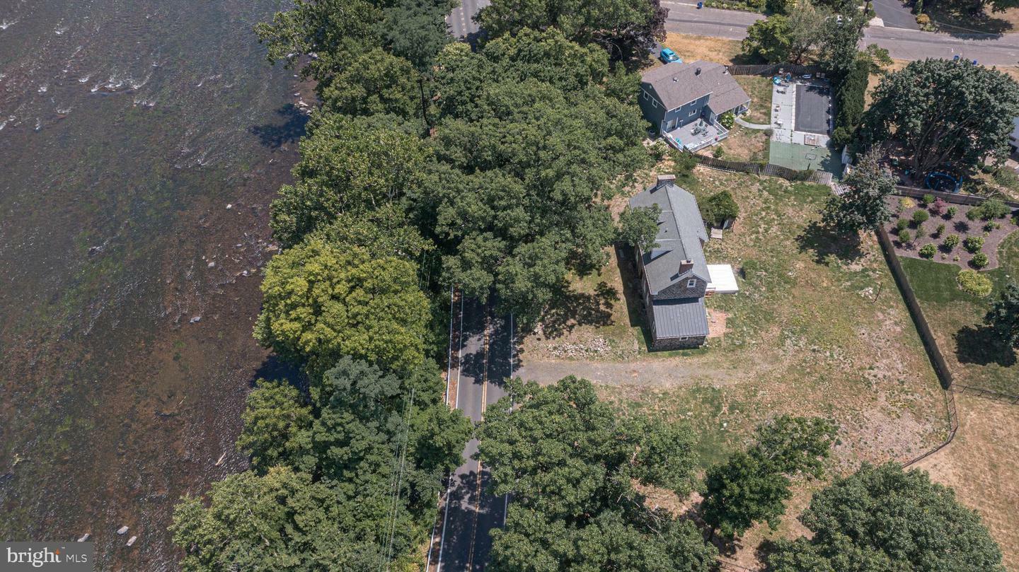 Property Photo: 857 River Road PA 19067