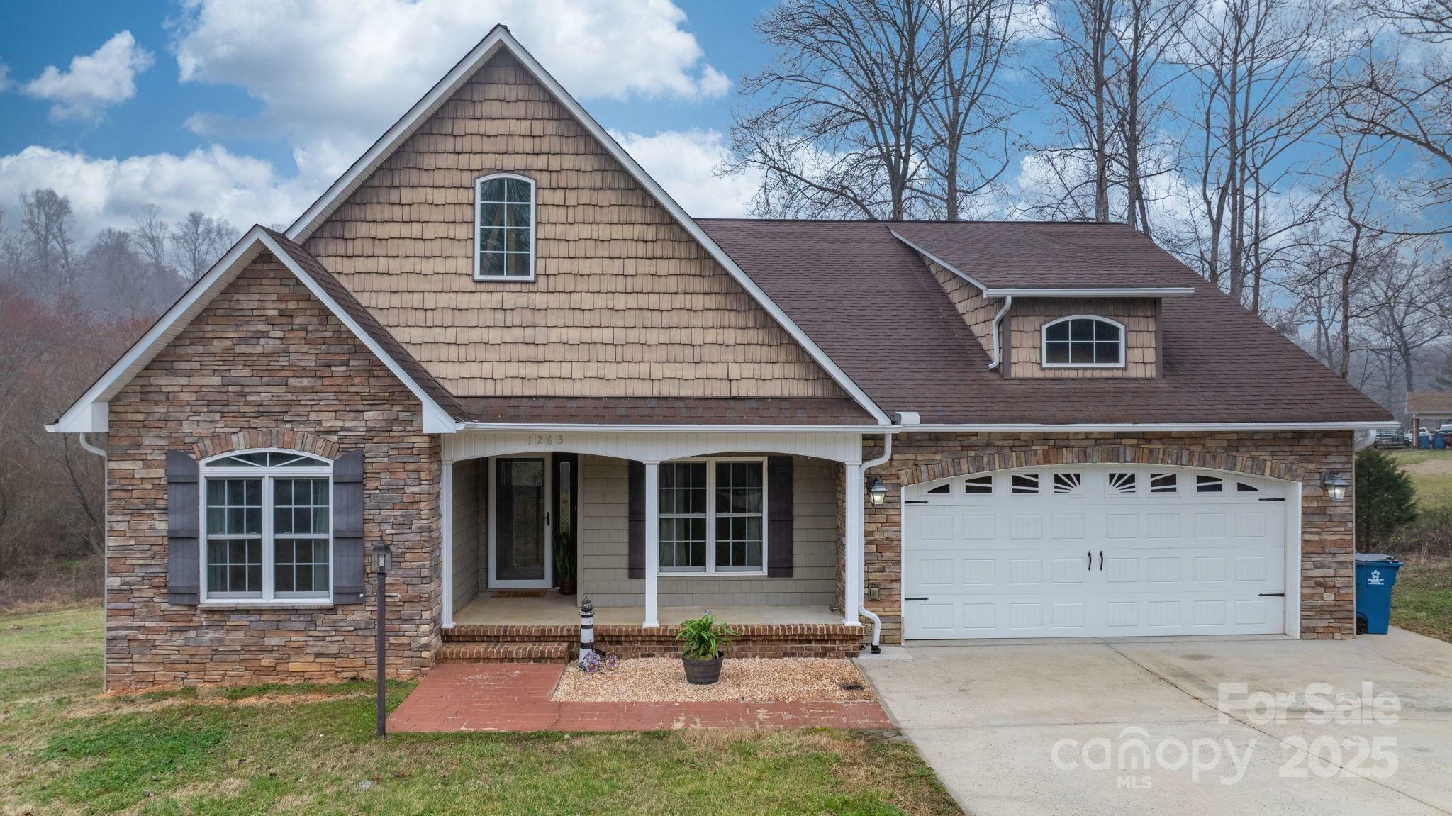 Property Photo: 1263 Waterford Drive NC 28602