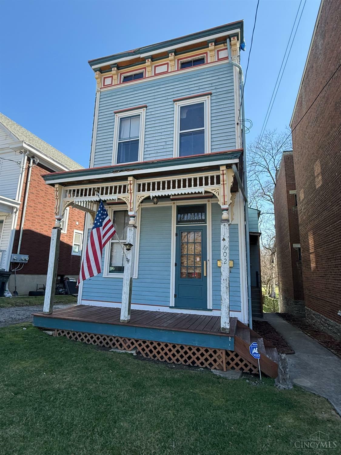 Property Photo: 602 Hawthorne Avenue OH 45205