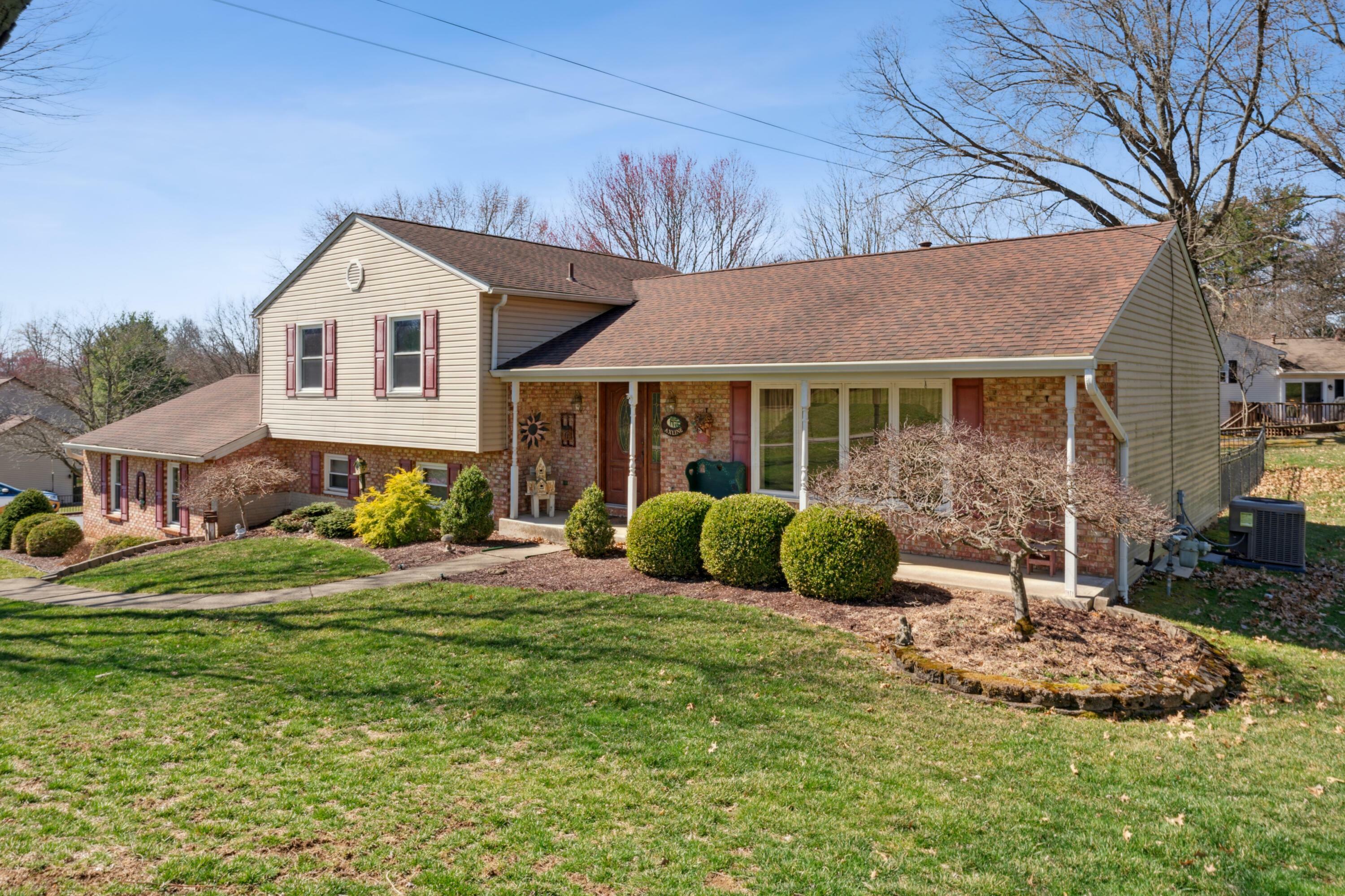 Property Photo: 1225 Pembroke Road OH 43055