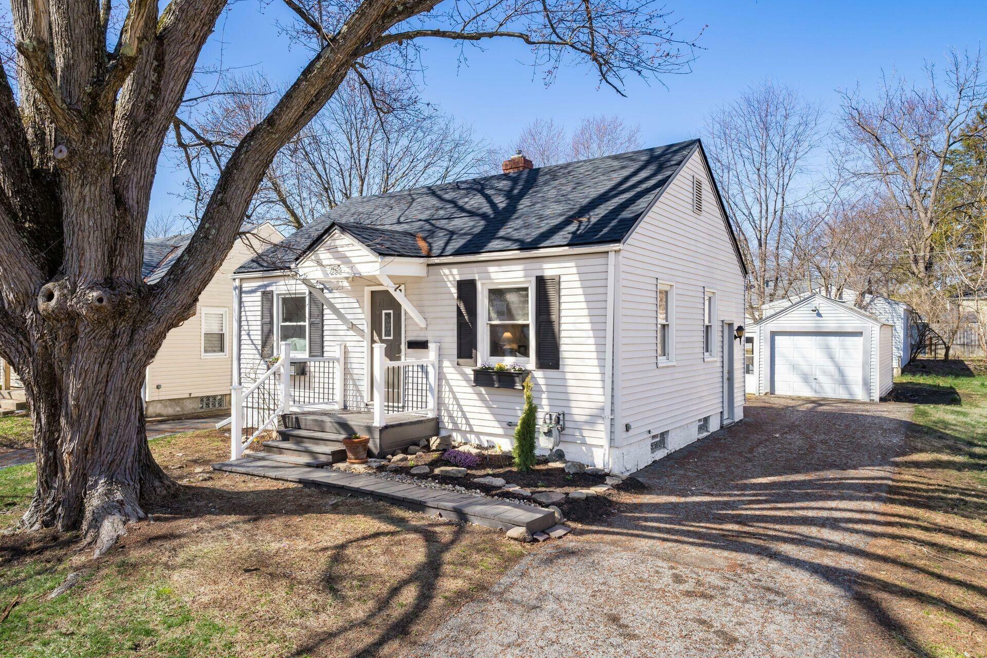 Property Photo: 258 W Kanawha Avenue OH 43214